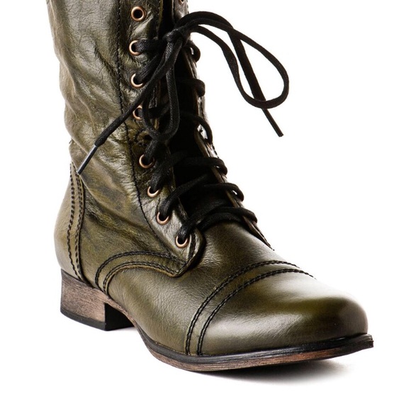 Steve Madden Shoes - Steve Madden Troopa combat boots olive excellent!